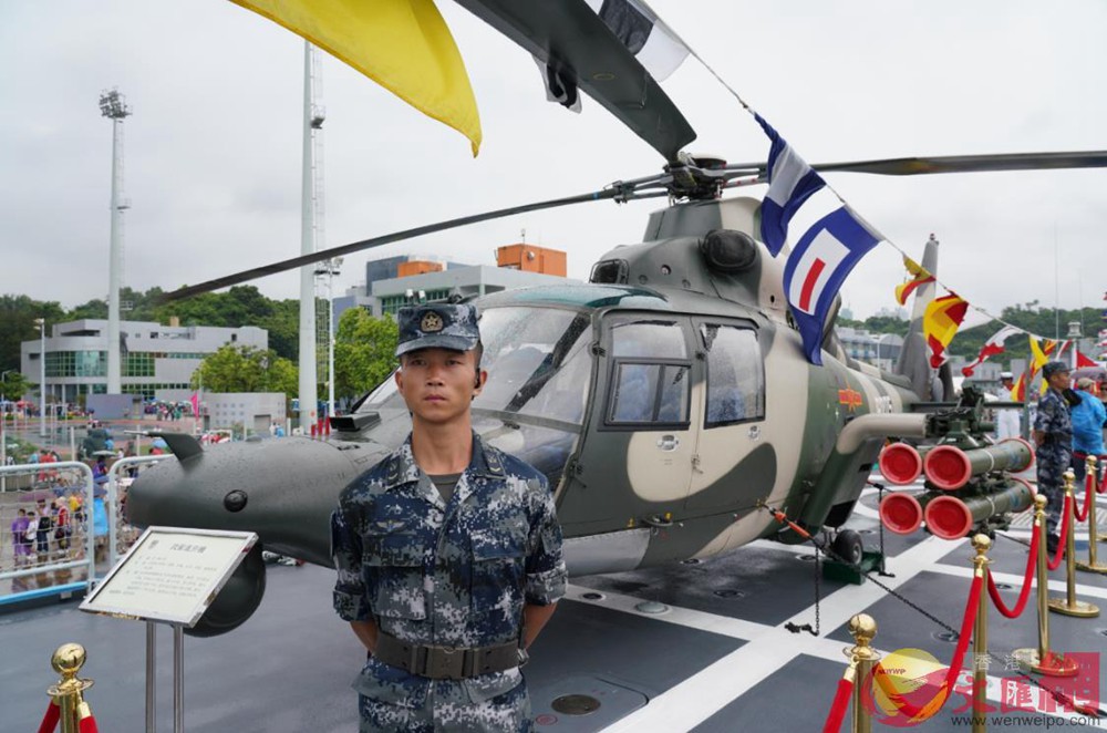 圖集 | 軍營開放 威武艦艇引眾觀