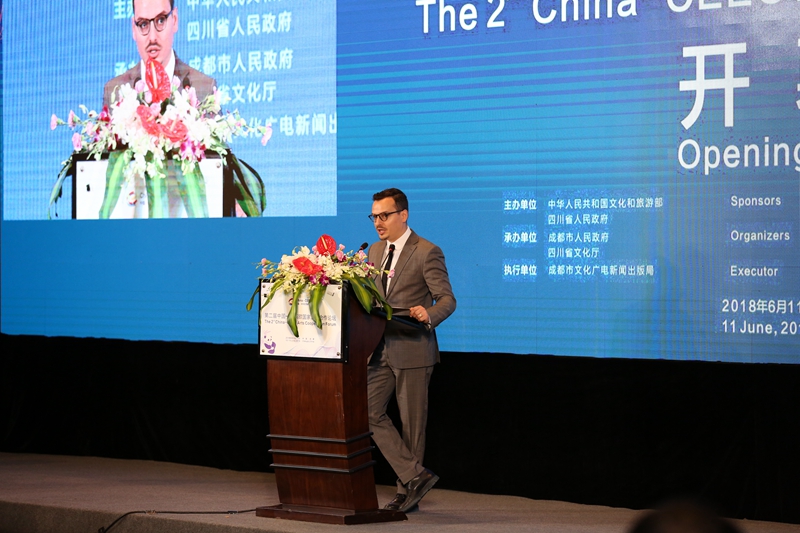 阿尔巴尼亚文化部秘书长.JPG