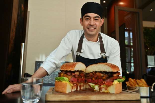 慶「令和」來臨 日本一餐廳推出25cm超大漢堡