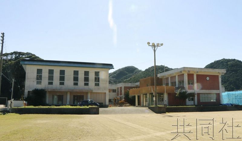 photo_l.jpg
