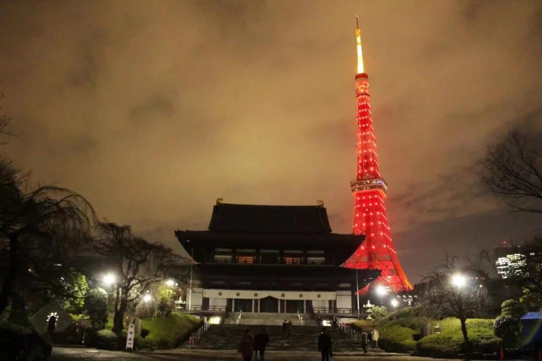 山川异域，风月同天！東京塔點亮中國紅為抗擊疫情加油！