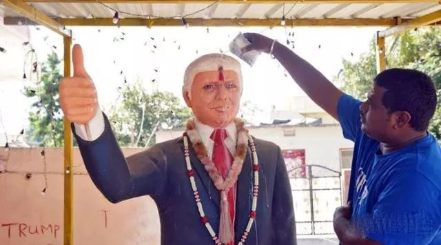 印度一男子崇拜特朗普將其供奉為“神”，立雕像每日祈禱
