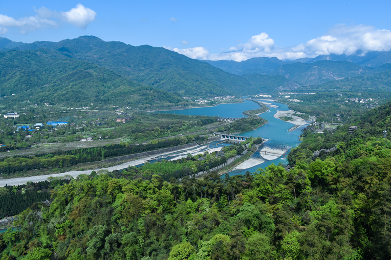 世界文化遺產都江堰歡迎中國高考學生免費打卡