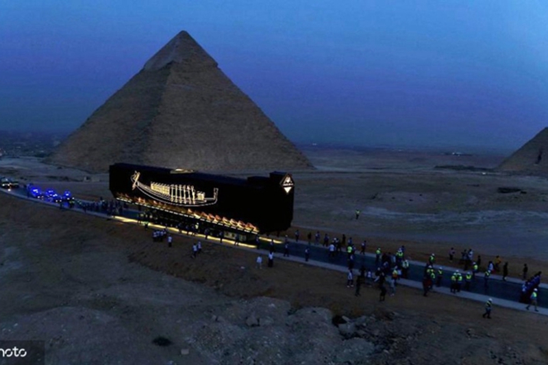 埃及胡夫太陽船“搬家”至博物館 歷史超過4500年保存完好