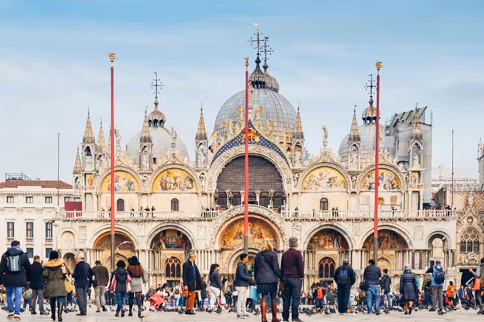 防止“過度旅遊”遊客6月後須登記掃碼進入威尼斯