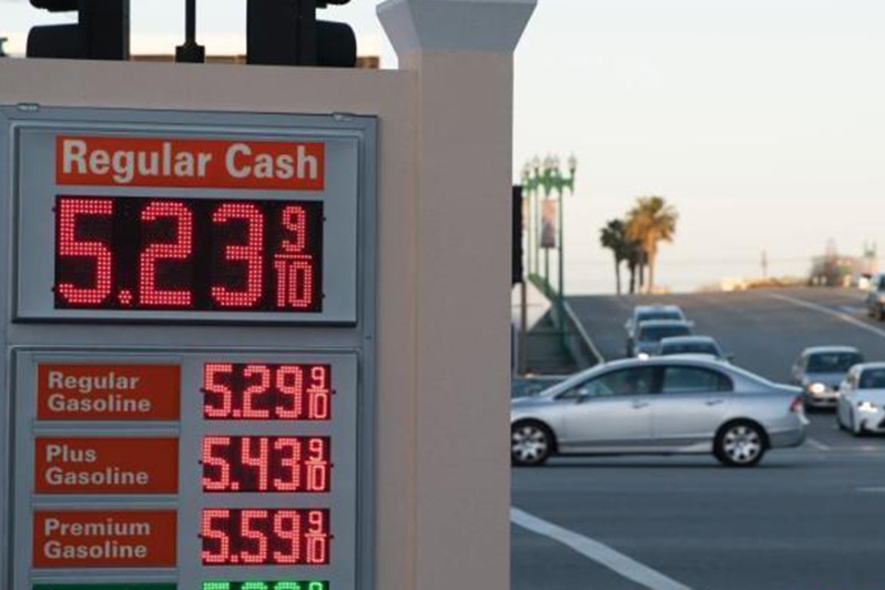 美國汽油價格再次刷新紀錄