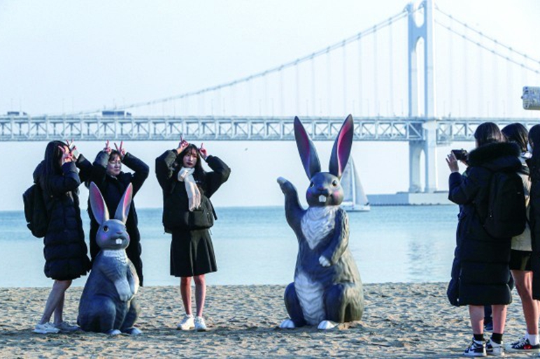 黑兔年迎日出，韓國人盼著飛躍