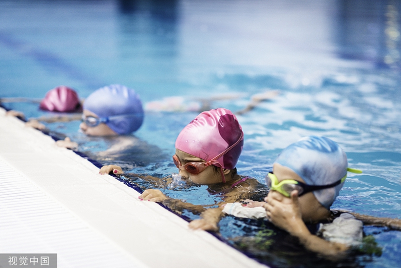 為減少溺水，馬來西亞向低收入家庭兒童推出免費遊泳培訓課