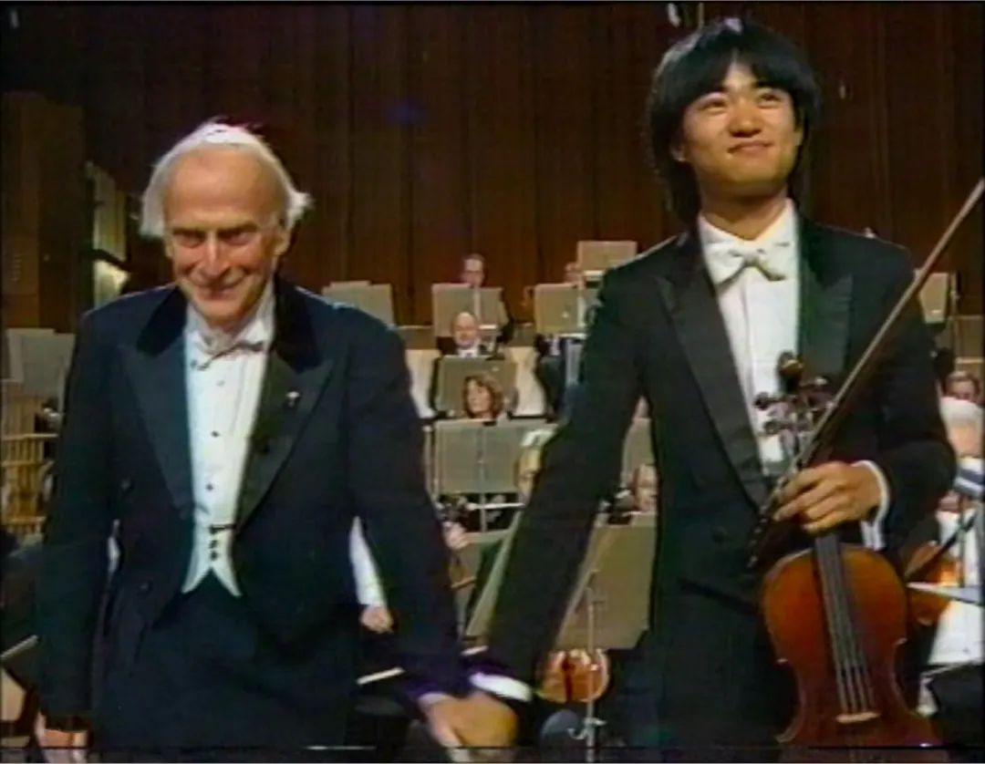 著名小提琴家、指揮家及教育家胡坤：“無愧的偉大藝術家”