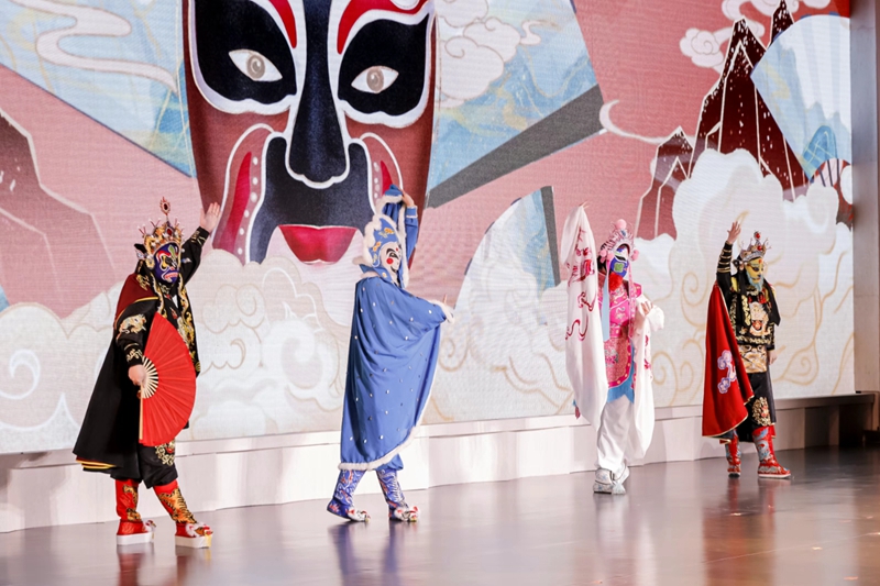 成都市川劇研究院受邀參加上海博物館東館開幕晚會——“星耀中國·博物館奇妙夜”