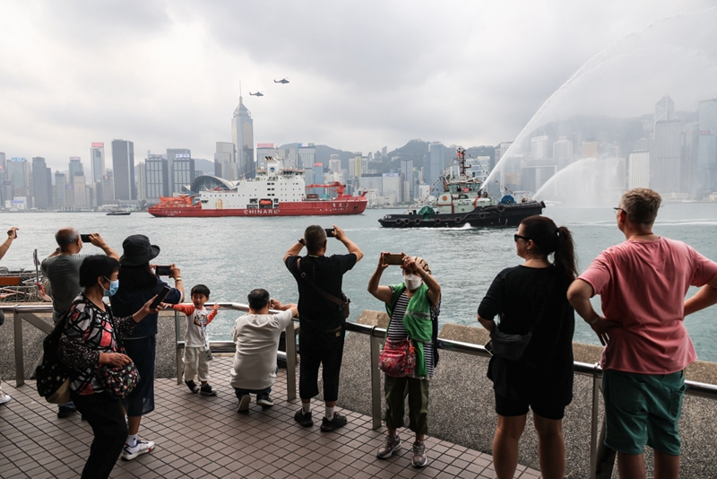 中國極地科考破冰船“雪龍2”號抵達香港訪問