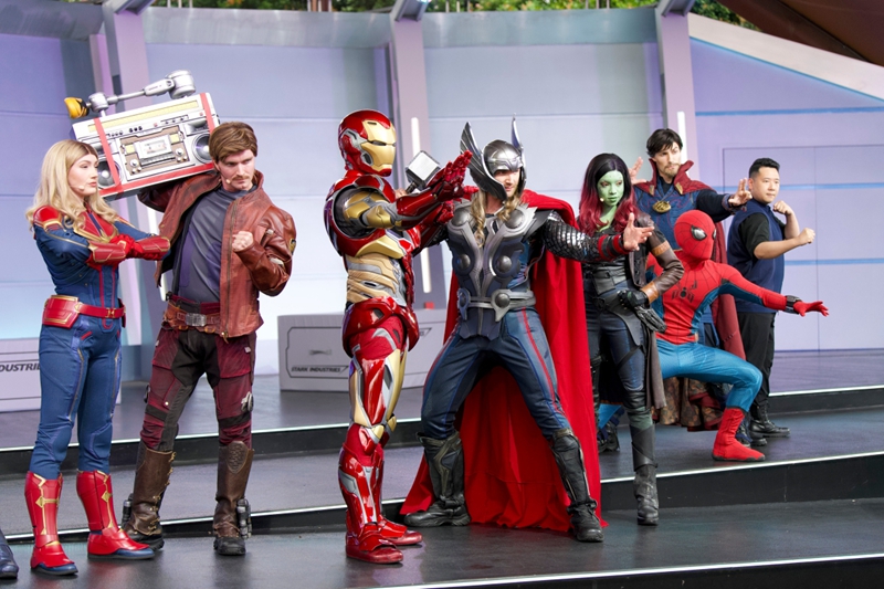 香港迪士尼樂推出全新Marvel主題夜間無人機表演