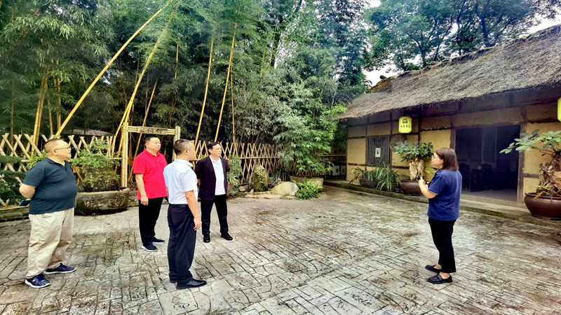 ​協力打造世界酒文化品牌  亞旅衛視高層到訪杜甫酒業