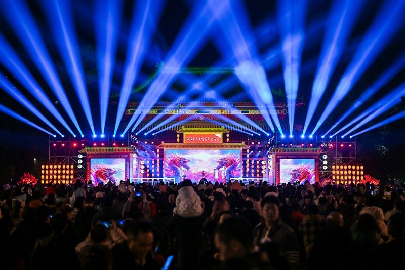 1708662625224223.jpg 晚间文艺演出-1.jpg