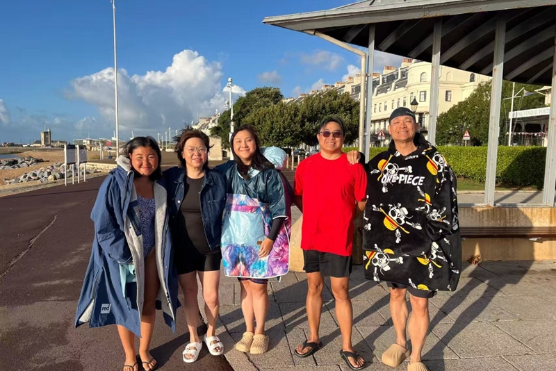 香港五人游泳隊成功完成英倫海峽雙程橫渡