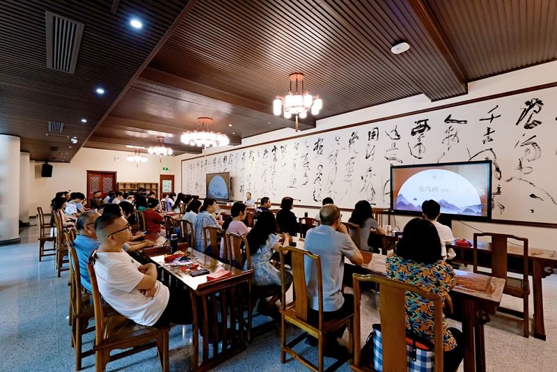 《三国蜀郡图像生产的自然真实美感新意》学术讲座2.JPG