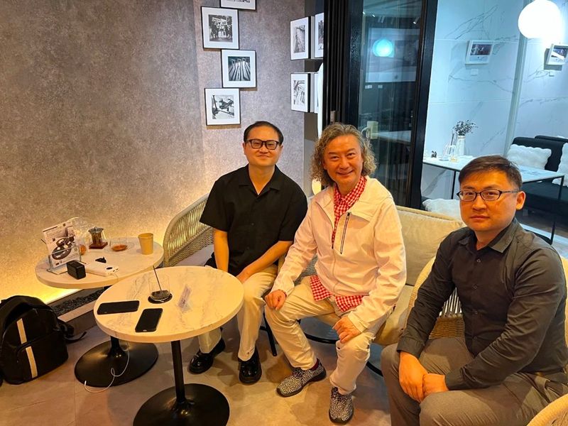 吴汝俊接受本次采访的照片.jpg