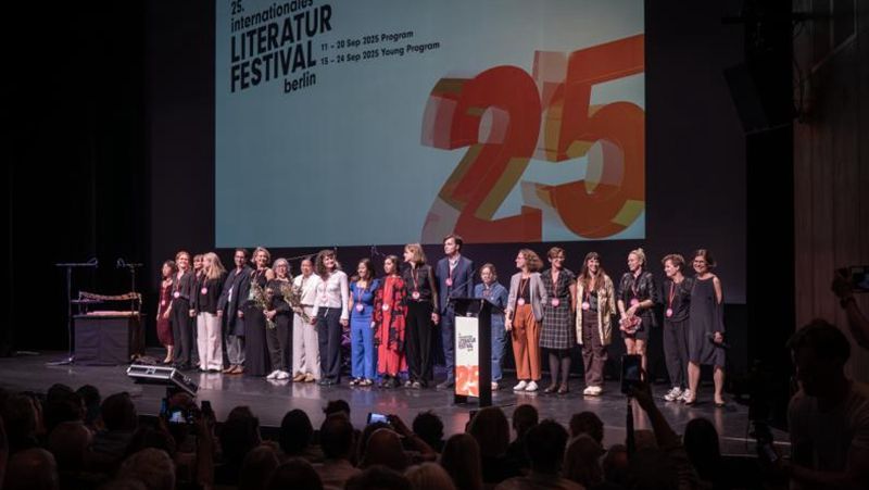 1758505876641724.jpg Das20Team20des20internationales20literaturfestivals20202520C2A920internationales20literaturfestival20berlin20202520PWS20e.V.20Foto20Charlotte20Kunstmann.jpg