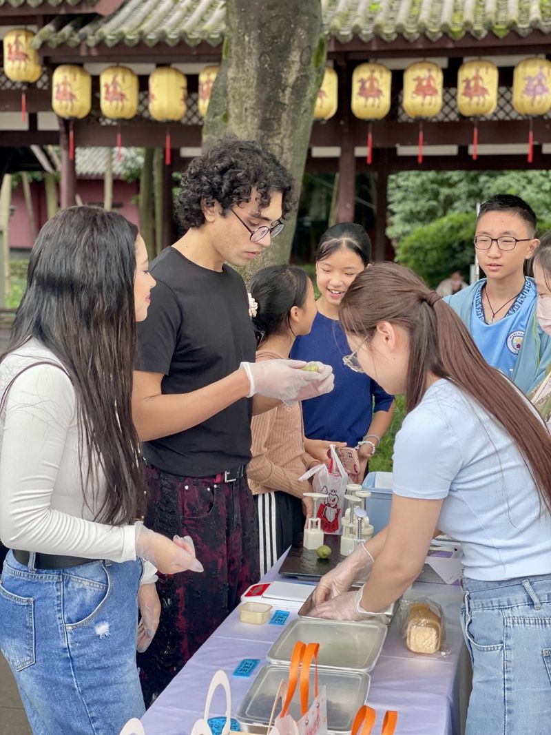 1759750424483120.jpg 手工月饼体验2.jpg