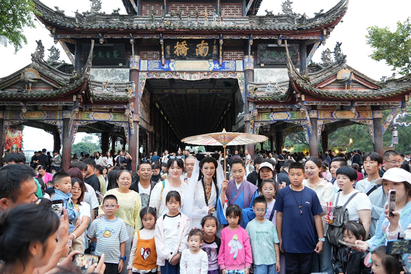 1759976043328240.png 图片2.png