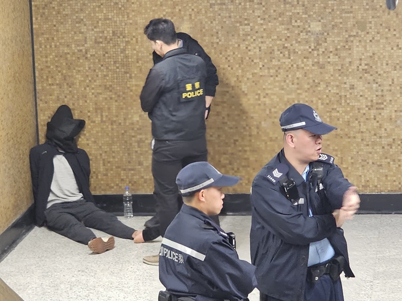 O記上環港鐵站布警網破千萬劫案