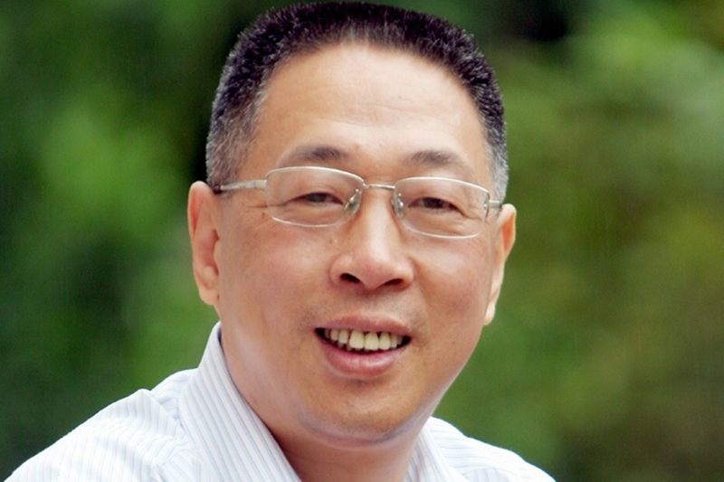 古彩新枝綻奇葩：中國古彩陶瓷藝術大師余國洲
