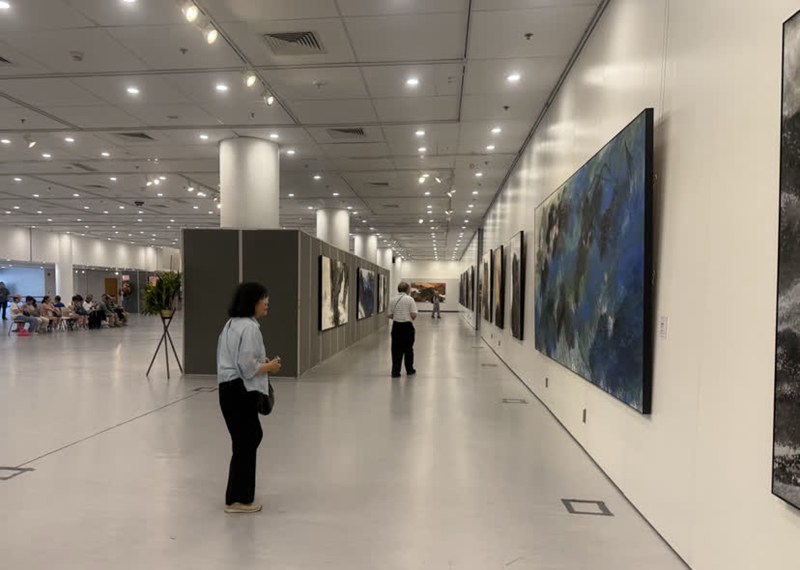 萬鼎山水畫作品展在香港中央圖書館展覽館舉行