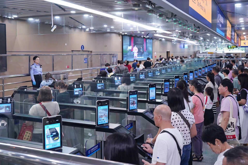 客流量料達743萬人次　中秋國慶長假珠港珠澳口岸將迎跨境熱潮