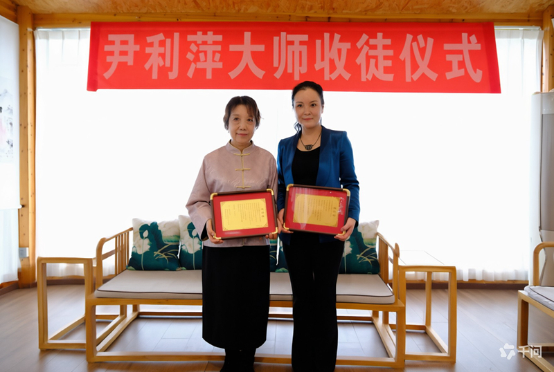 “香城少年行 ”非遺體驗課圓滿舉行 成都國家級漆藝傳承人尹利萍收徒，“师带徒”薪火在基层续燃
