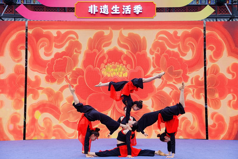 综合演艺-杂技.png