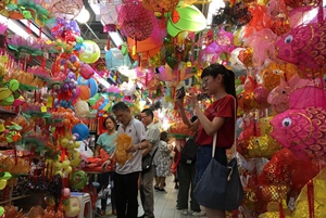 網購燈籠打殘玩具店生意
