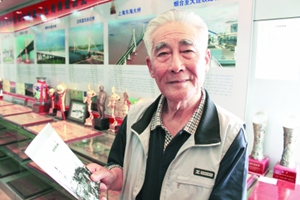 “大橋攝影師”任發德：照片記錄長江大橋