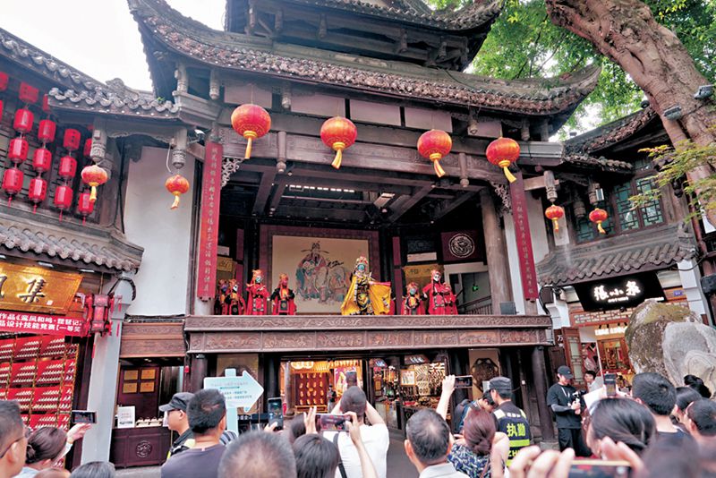 閩劇快閃在古街區傾情演出