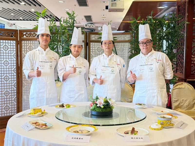 30名香港廚藝師生赴四川交流  “中華飲食文化培訓計劃——四川篇”結業禮在港舉行